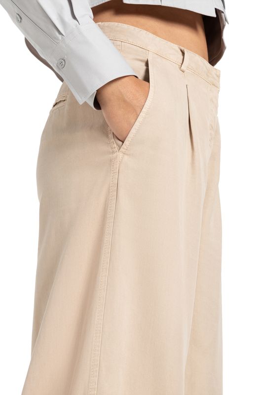 Adeline Penut Creme